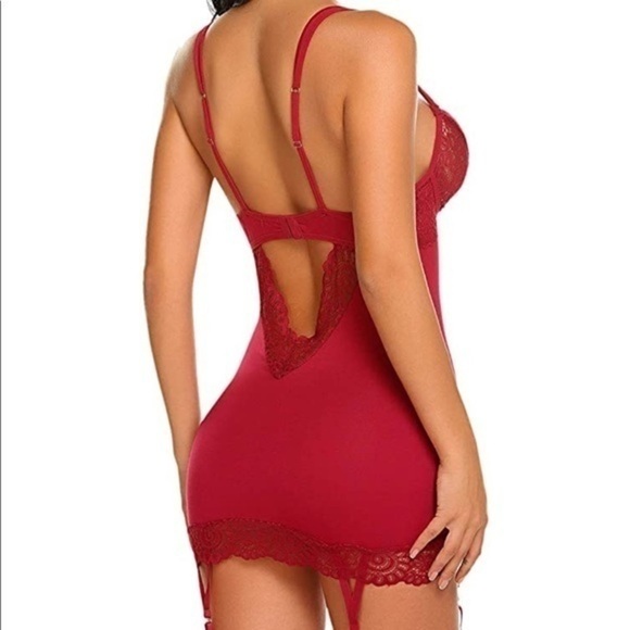 Red Lingerie Set - Picture 3 of 3